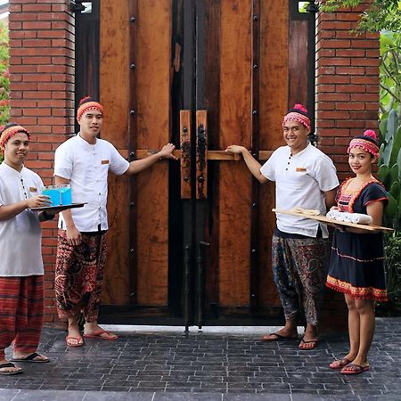 The Oriental Luxury Suites Alfonso Екстериор снимка
