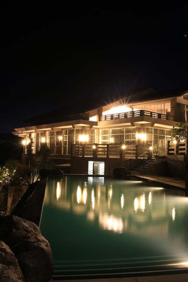 The Oriental Luxury Suites Alfonso Екстериор снимка